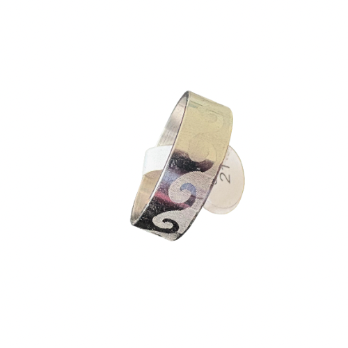 Anillo de Acero Inoxidable con Diseño de Ondas